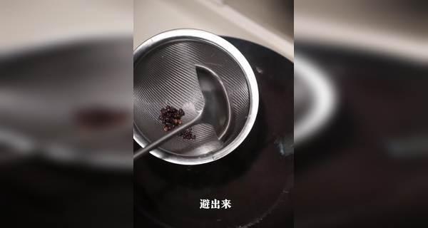 用白醋轻松清洗燃气灶（简单有效的清洁方法）  第3张